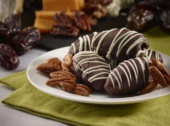 عرضه باکیفیت ترین خرما شکلاتی و مغزدار در تهران