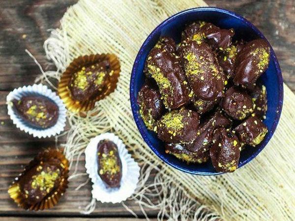 فروشنده خرما شکلاتی و مغزدار به صورت اقساطی