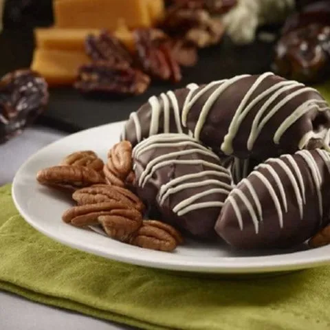 قیمت خرید شکلات مغزدار خرمایی + خواص، معایب و مزایا