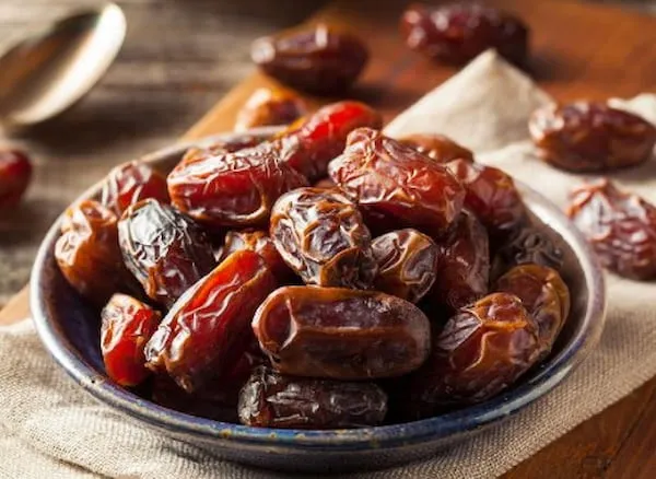 قیمت عمده خرما پیارم درجه یک + بهترین قیمت خرید